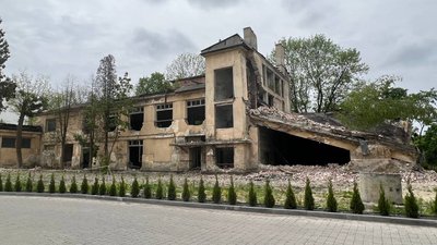 Мешканці просять демонтувати закинуту будівлю у Львові Мешканці просять демонтувати закинуту будівлю у Львові