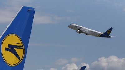 МАУ відмовляється від готівки на борту літаків
