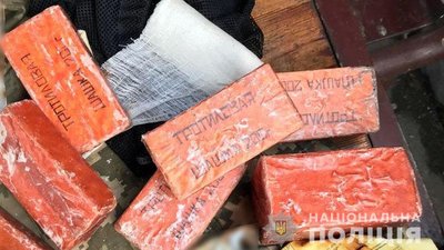 На Полтавщині у чоловіка знайшли вибухівку та набої