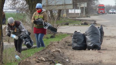 Жителі однієї з громад на Миколаївщині влаштували весняну толоку Жителі однієї з громад на Миколаївщині влаштували весняну толоку