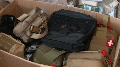 Черкаські волонтери потребують приміщення для зберігання гуманітарки та плетіння сіток Черкаські волонтери потребують приміщення для зберігання гуманітарки та плетіння сіток