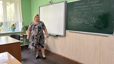 "Не можна жити минулим". Історія вчительки з Донеччини, яка переїхала на Полтавщину