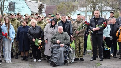 На Вінниччині відкрили пам'ятну дошку на честь загиблого прикордонника На Вінниччині відкрили пам'ятну дошку на честь загиблого прикордонника