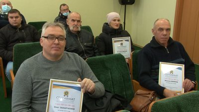 Родини черкаських прикордонників отримали гроші на житло Родини черкаських прикордонників отримали гроші на житло