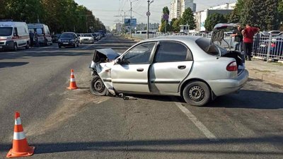 У Харкові швидка зіткнулася із легковиком: є травмований У Харкові швидка зіткнулася із легковиком: є травмований