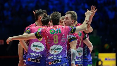 Олег Плотницький у матчі "Перуджі" на Лізі чемпіонів з волейболу