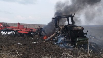 На Харківщині трактор підірвався на необстеженому саперами полі: механізатор у лікарні На Харківщині трактор підірвався на необстеженому саперами полі: механізатор у лікарні