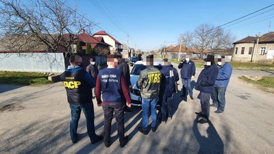 На хабарі 10 тисяч гривень викрито військовослужбовця Мукачівського прикордонного загону