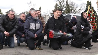 Стали на захист України на початку вторгнення: у Житомирі попрощалися з Сергієм Гончаруком і Андрієм Горобцем Стали на захист України на початку вторгнення: у Житомирі попрощалися з Сергієм Гончаруком і Андрієм Горобцем