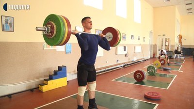 Олімпійська збірна з важкої атлетики відновлює тренування на Хмельниччині