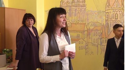 Вчителі житомирської гімназії збирали гроші на лікування «сонячної» дівчинки