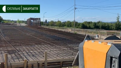 На Закарпатті міст-довгобуд випробовують перед відкриттям На Закарпатті міст-довгобуд випробовують перед відкриттям