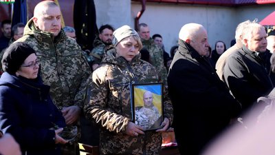 У громадах на Тернопільщині попрощалися із двома загиблими бійцями У громадах на Тернопільщині попрощалися із двома загиблими бійцями