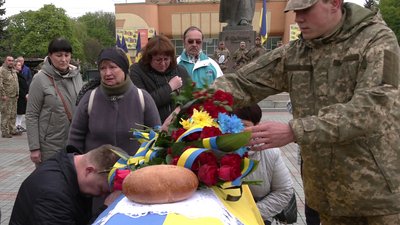 Був двічі добровольцем: у Рівному попрощалися із Петром Гнатюком Був двічі добровольцем: у Рівному попрощалися із Петром Гнатюком