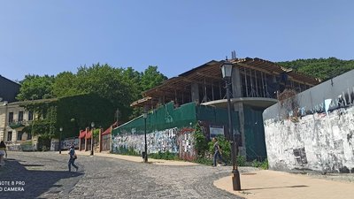 Суд дозволив будувати 30-метровий готель на Андріївському узвозі, КМДА оскаржує