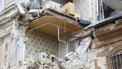 В Одесі обвалився будинок, на якому раніше з'явилася тріщина В Одесі обвалився будинок, на якому раніше з'явилася тріщина