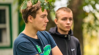 На Дніпропетровщині патронатна вихователька прихистила двох дітей з тимчасово окупованої Донеччини