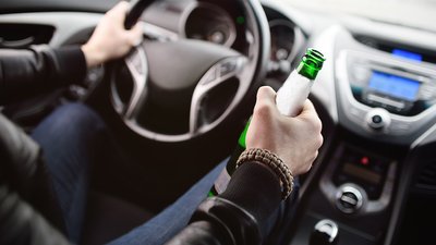 В Одесі працівник СТО напідпитку "позичив" автівку клієнтки та потрапив у ДТП
