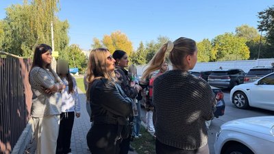 Люди зібрались біля ТЦК та СП у Хмельницькому 