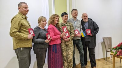 Колись вчителька, а тепер військова: рівнянка з псевдо Мавка видала першу поетичну збірку Колись вчителька, а тепер військова: рівнянка з псевдо Мавка видала першу поетичну збірку