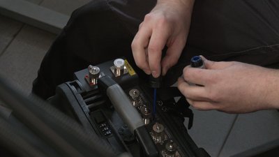 На Прикарпатті військові та волонтери збирають РЕБи На Прикарпатті військові та волонтери збирають РЕБи