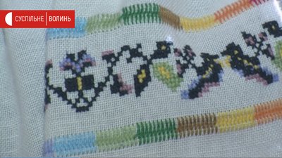 Лучанка Людмила Завада відтворює давні візерунки на сучасному одязі Лучанка Людмила Завада відтворює давні візерунки на сучасному одязі