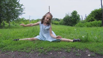 "Без них сумно". На Донеччині чоловік сам виховує п’ятьох дітей
