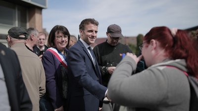 “Об’єднана Європа” проти “суверенної Франції”. Макрон та Ле Пен — у другому турі виборів “Об’єднана Європа” проти “суверенної Франції”. Макрон та Ле Пен — у другому турі виборів