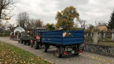 На історичному цвинтарі у Рівному зрізали дерева. Хто і чому На історичному цвинтарі у Рівному зрізали дерева. Хто і чому