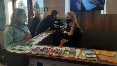 На херсонському залізничному вокзалі відкрили туристично-інформаційний центр На херсонському залізничному вокзалі відкрили туристично-інформаційний центр