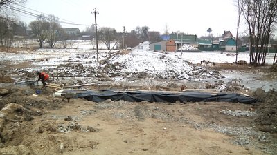 У селі Барашівка на Житомирщині призупинили будівництво нового мосту через річку Лісова У селі Барашівка на Житомирщині призупинили будівництво нового мосту через річку Лісова
