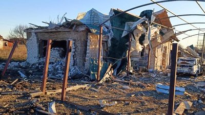 Внаслідок ракетної атаки на Запоріжжі зруйновані приватні будинки. Є загиблі та поранені