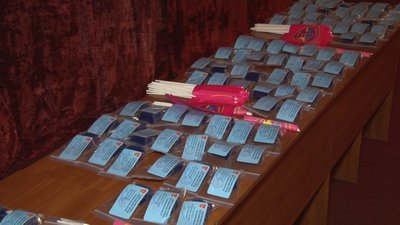 У Черкасах дітям загиблих воїнів вручили обереги «Батьківське серце»