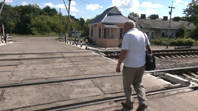 "Намагаюся тримати себе у тонусі": як у селі на Харківщині працює 70-річний єдиний сімейний лікар "Намагаюся тримати себе у тонусі": як у селі на Харківщині працює 70-річний єдиний сімейний лікар