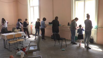 "Не волонтерити — неможливо". Хто такі коломийські "бджовеліни" і як вони допомагають Україні "Не волонтерити — неможливо". Хто такі коломийські "бджовеліни" і як вони допомагають Україні