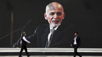 Президент Афганістану пообіцяв повернутися до країни — відеозвернення