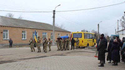 "Людина, яка віддавала себе сім’ї". Сумська громада попрощалася з прикордонником Олександром Ковальовим "Людина, яка віддавала себе сім’ї". Сумська громада попрощалася з прикордонником Олександром Ковальовим
