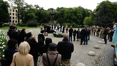 В Ужгороді попрощалися з полеглим захисником Олексієм Кобцем