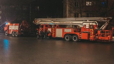 У гуртожитку НАУ виникла пожежа, евакуювали 300 осіб У гуртожитку НАУ виникла пожежа, евакуювали 300 осіб