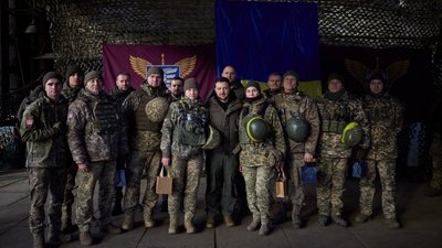 Президент привітав українських військових з професійним святом Президент привітав українських військових з професійним святом