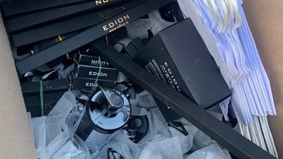 Косметику на кілька тисяч євро виявили закарпатські митники серед вживаних речей