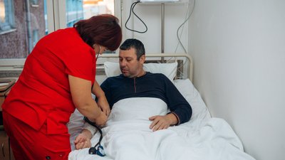 Як у Франківську лікують пацієнта з рідкісним захворюванням — синдромом Гієна-Барре Як у Франківську лікують пацієнта з рідкісним захворюванням — синдромом Гієна-Барре