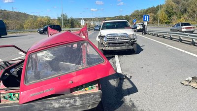 На Полтавщині через аварію загинув водій легковика, а пасажирка в реанімації