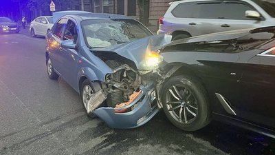 ДТП на Набережній Дніпра