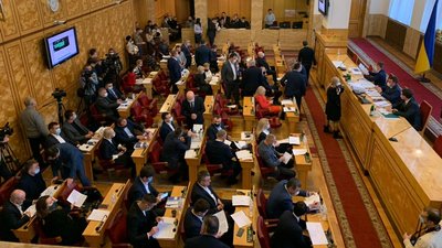 Петров видав розпорядження про проведення сесії Закарпатської облради 25 листопада. Що відомо