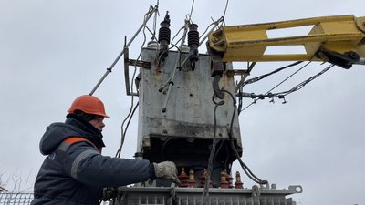 Як жителі Циркунів понад 9 місяців жили без світла: три сотні осель зі світлом Як жителі Циркунів понад 9 місяців жили без світла: три сотні осель зі світлом