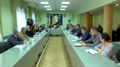 У Херсоні закриють всі заклади торгівлі, окрім продуктових магазинів та аптек