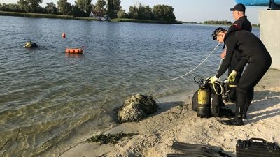 На Херсонщині рибалки знайшли в річці снаряд часів минулих воєн