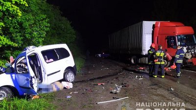 Зіткнення з вантажівкою: на Хмельниччині в ДТП загинув 40-річний водій