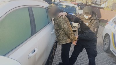 Затримання чоловіка, який пограбував банк у Львові 25 березня 2024 року